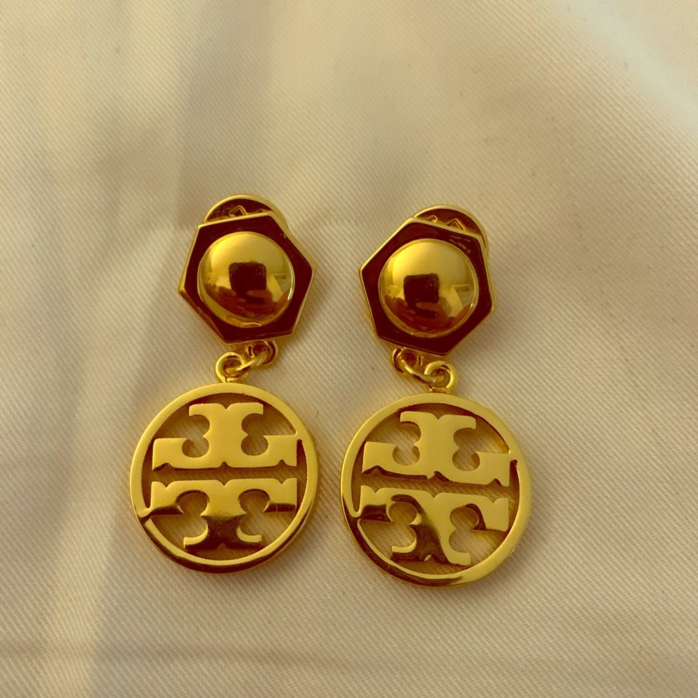 Brand new beautiful gold Tory Burch earrings!